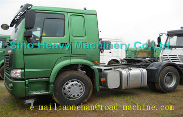 ISO CCC SINOTRUK 4 × 4 ALL LHD الدفع بالعجلات HOWO شاحنة جرار السحب 20-70T EUROII / III أو RHD 260-420HP